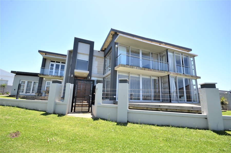 5 Bedroom Property for Sale in Gonubie Eastern Cape